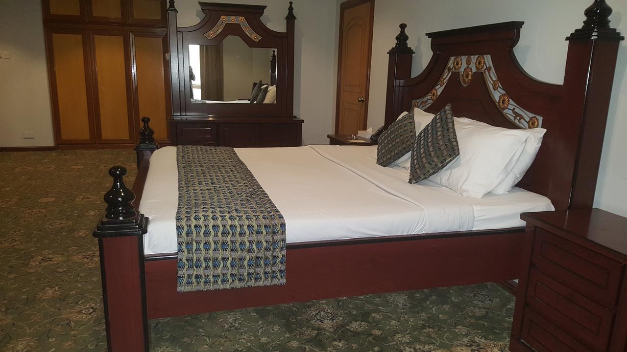 Phoenicia Hotel Manama Exterior foto