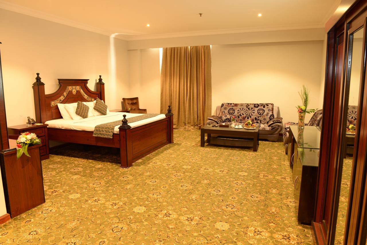 Phoenicia Hotel Manama Exterior foto